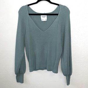 ABERCROMBIE & FITCH V-NECK SWEATER TOP 🤍